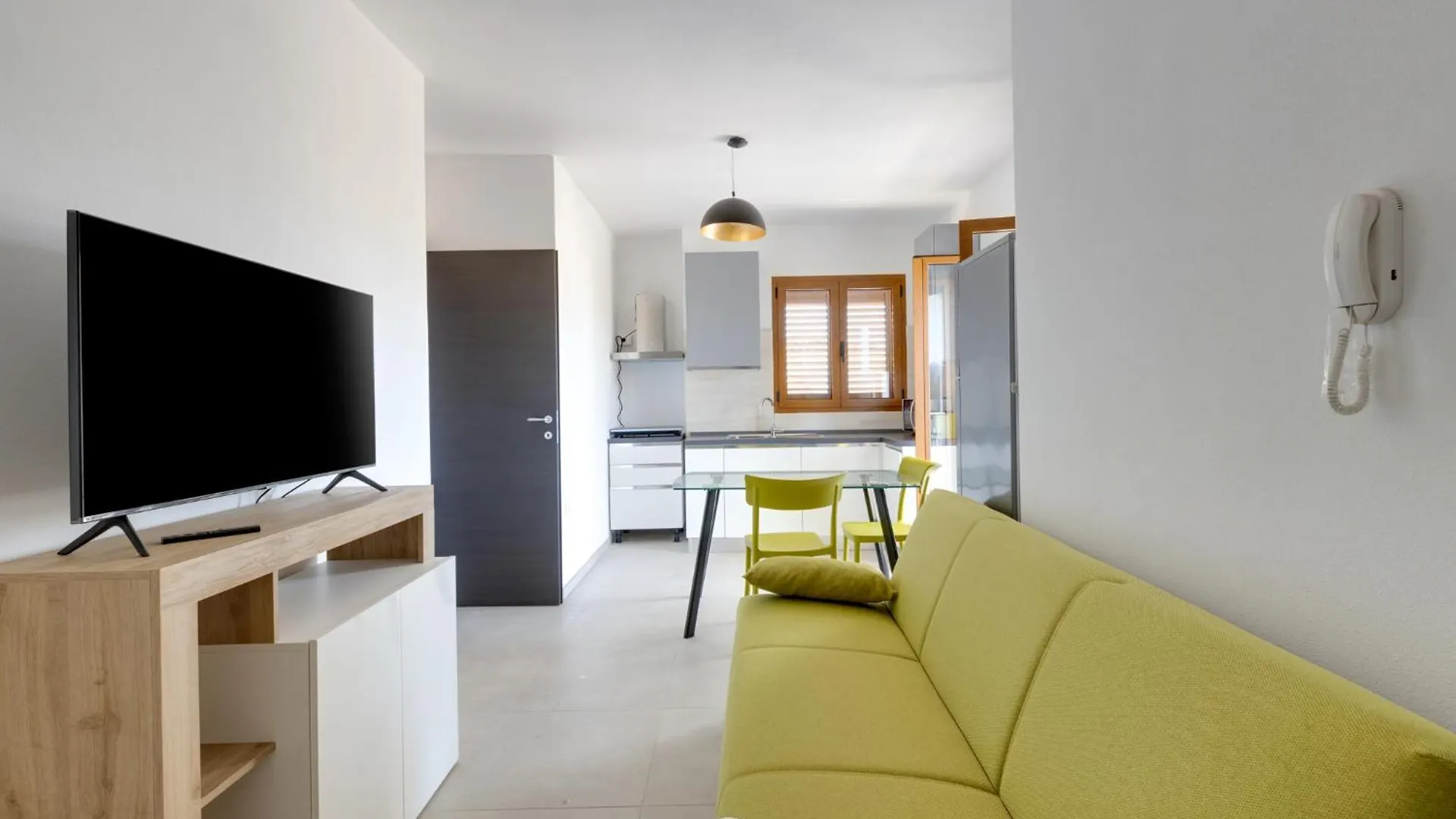 Orange Apartment 4 Àrbatax